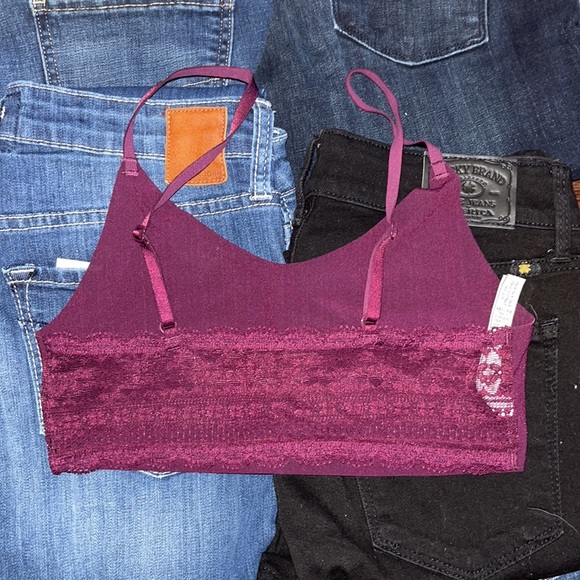Victoria’s Secret Lightweight Bralette. Size Small - Picture 2 of 3
